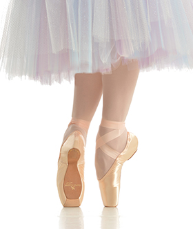 Pointe Shoe fitting at Dancia Ewell
